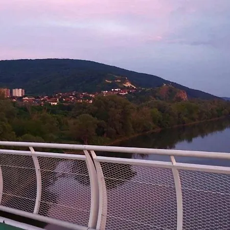 Spacious & Cleаn 4 Isolated For Groups Apartman *