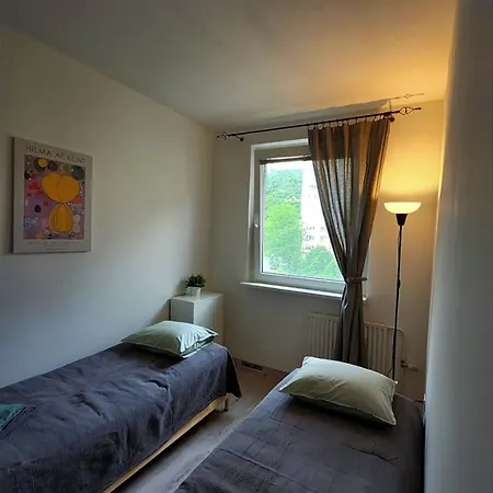 Spacious & Cleаn 4 Isolated For Groups 公寓