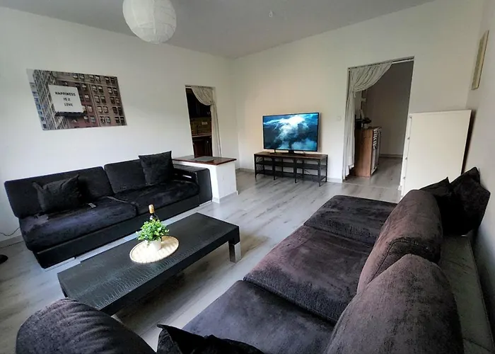 Spacious & Cleаn 4 Isolated For Groups Apartman