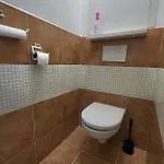Spacious & Cleаn 4 Isolated For Groups Bratislava